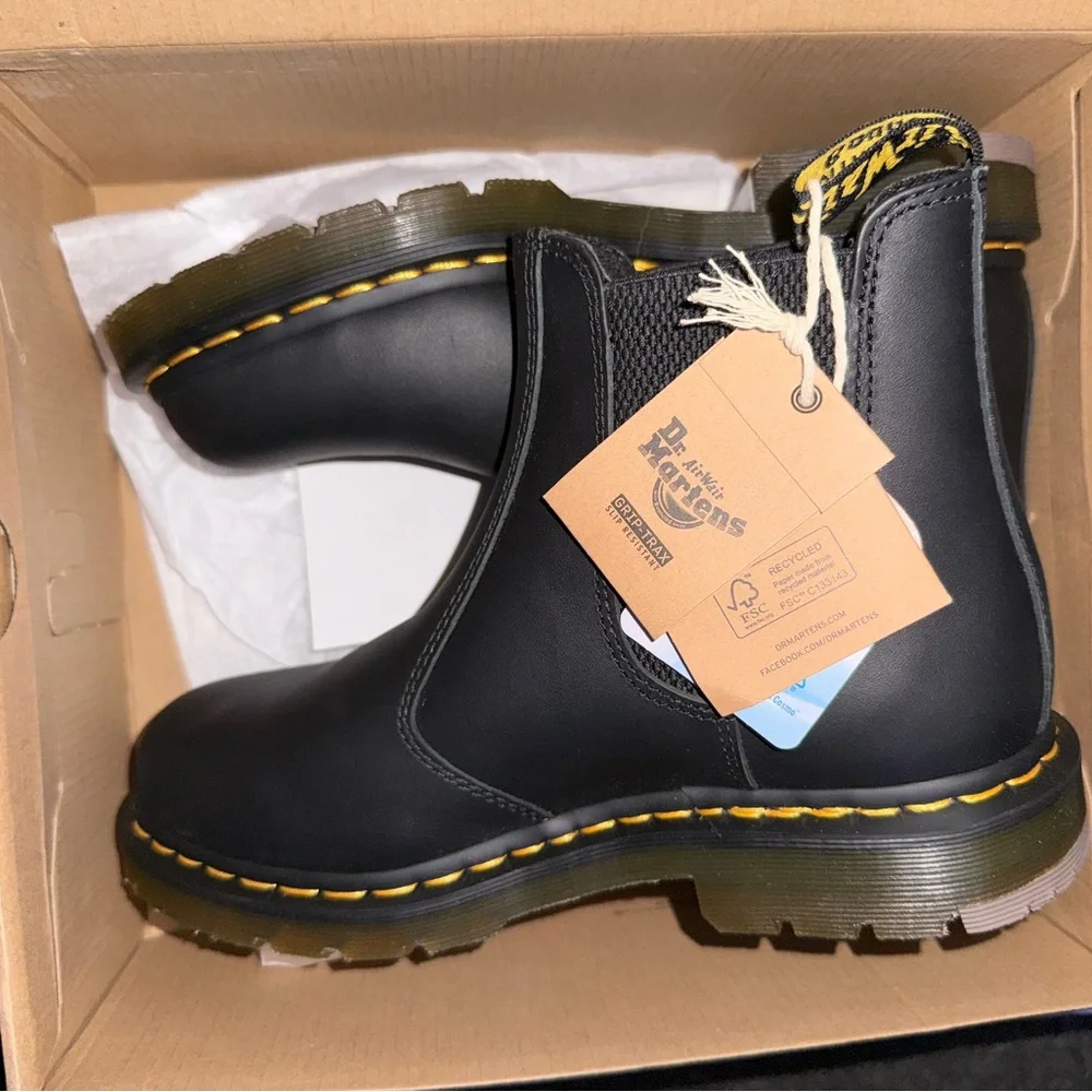 Dr. Martens 2976 Slip Resistant